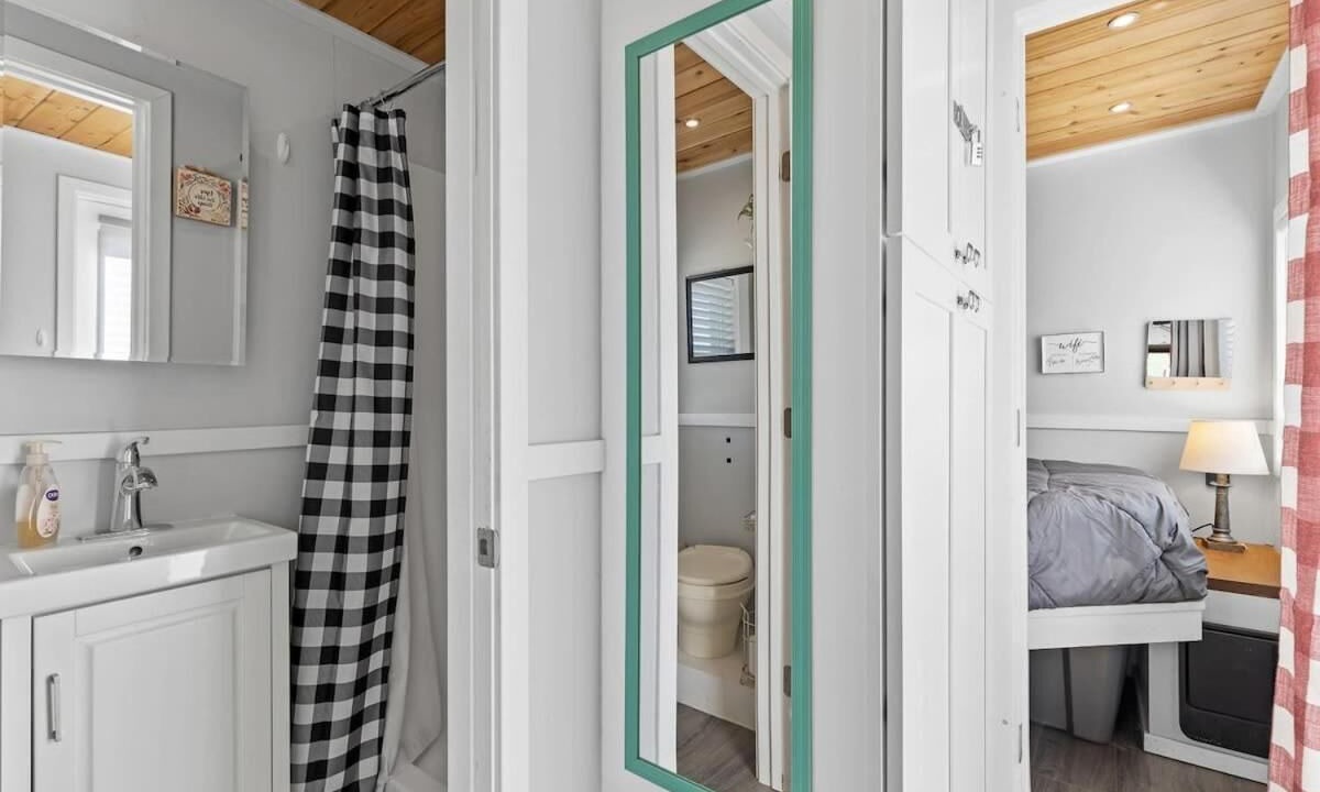 Photo of Bathroom in Lookout Valley Neighborhood Association