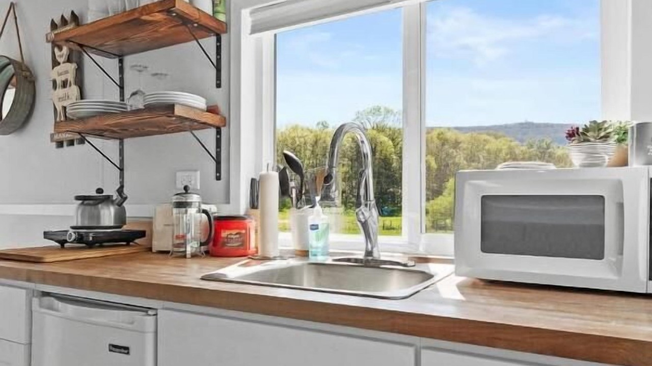 Photo of Kitchen in Lookout Valley Neighborhood Association