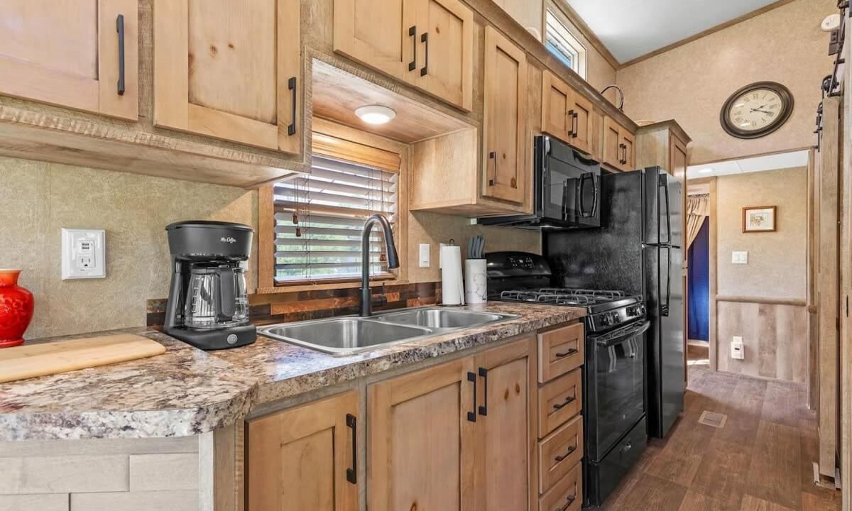 Photo of Kitchen in Lookout Valley Neighborhood Association