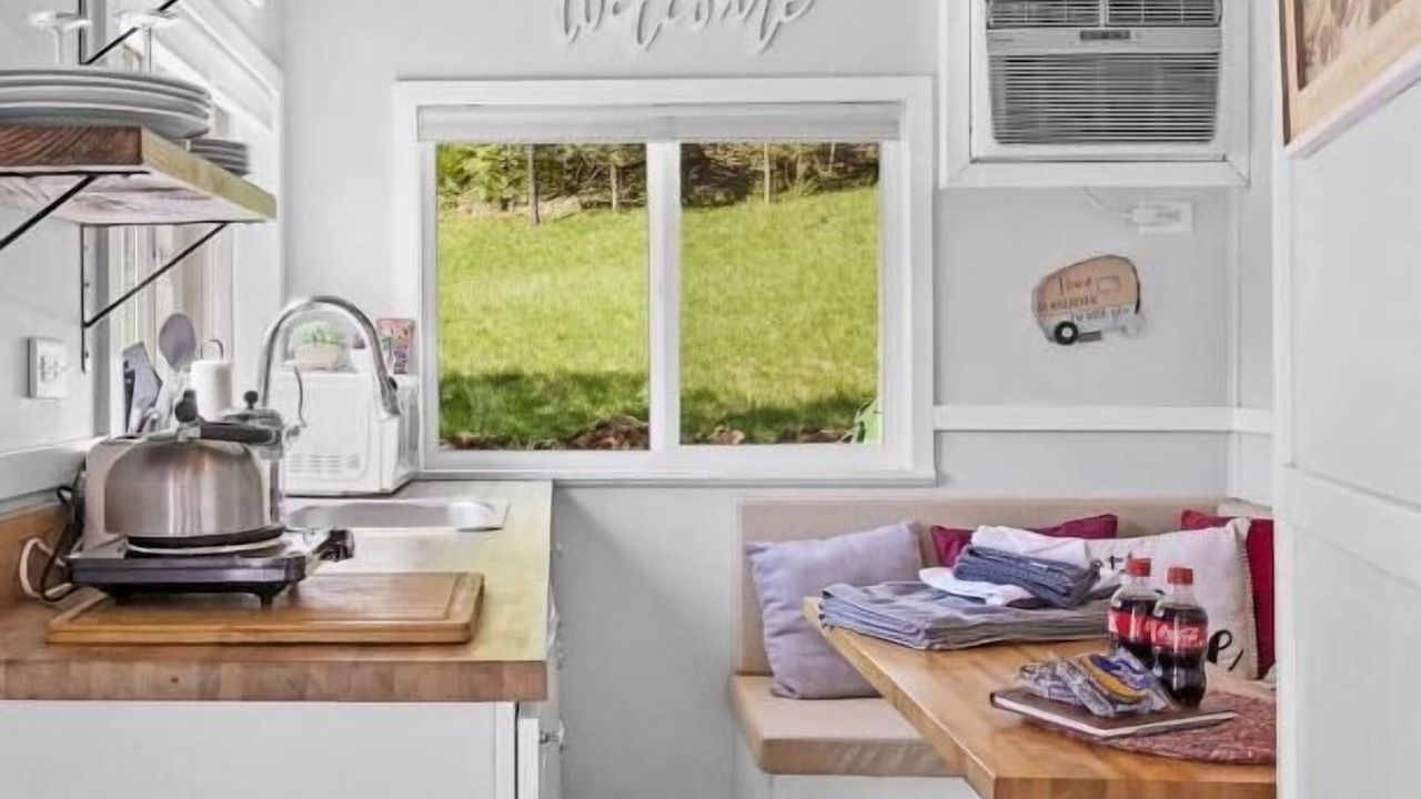 Photo of Kitchen in Lookout Valley Neighborhood Association