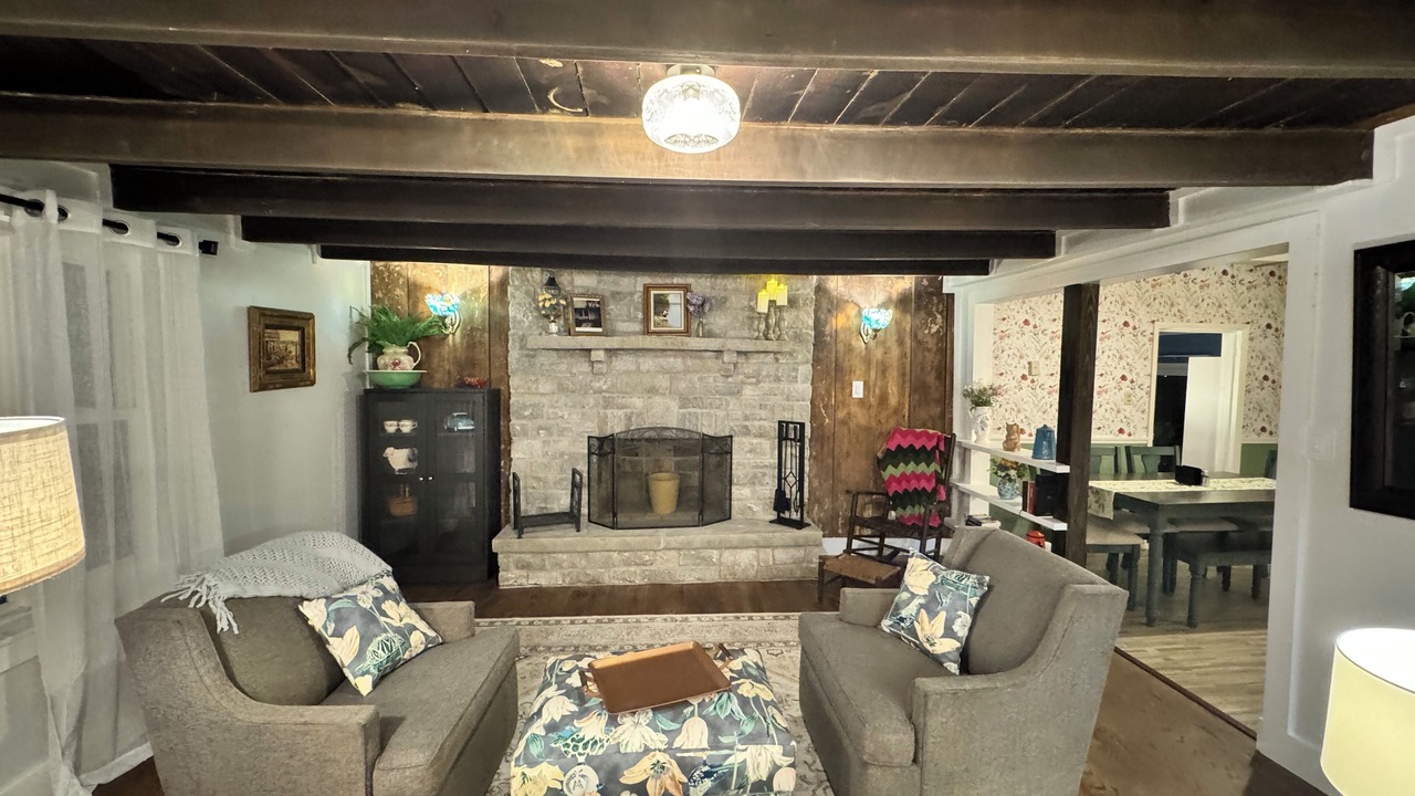 Photo of Livingroom in Monticello