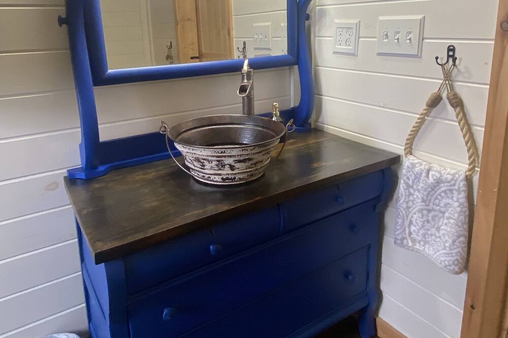 Photo of Bathroom in Jamestown
