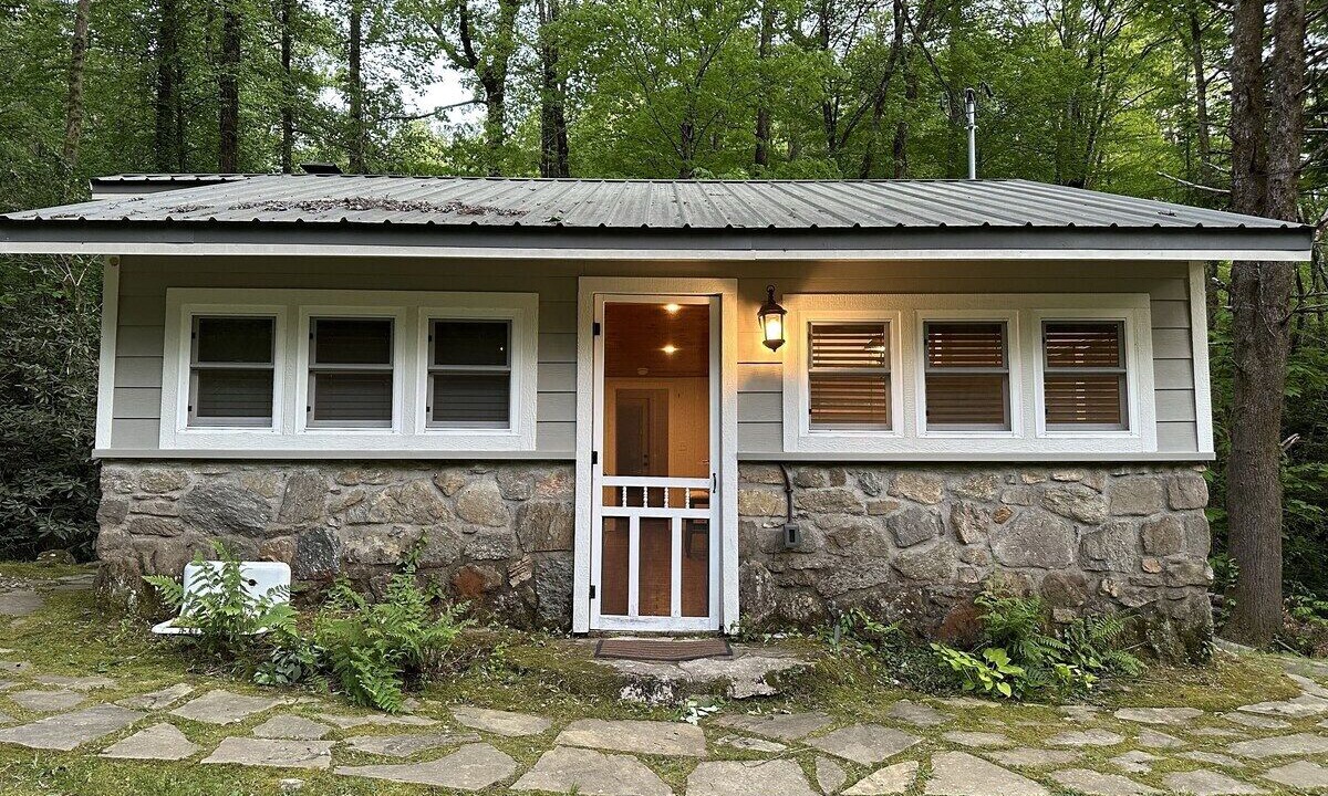 Photo of Outdoor in Rocky Bottom