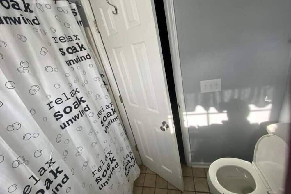 Photo of Bathroom in Myrtle Grove
