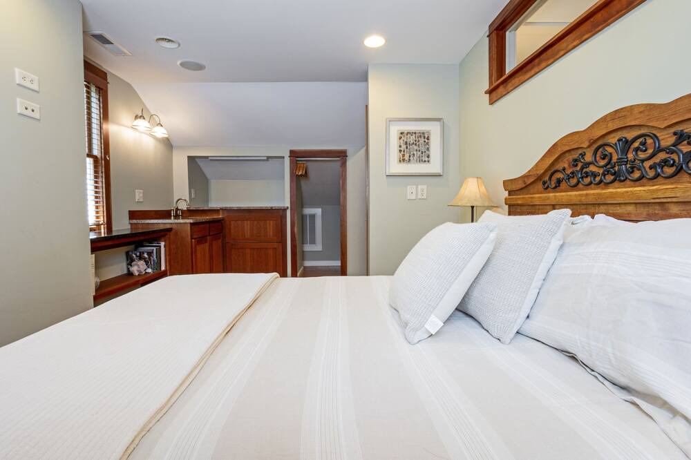 Photo of Bedroom in Arden