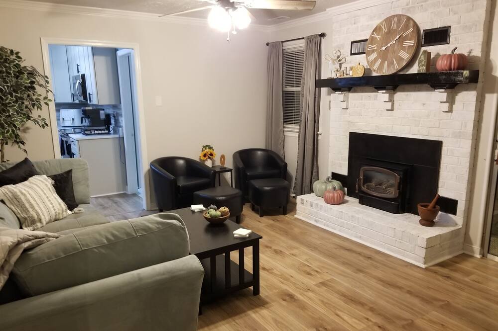 Photo of Livingroom in Varina