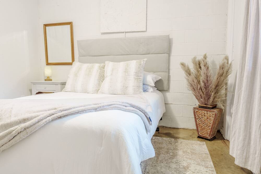 Photo of Bedroom in Cullowhee