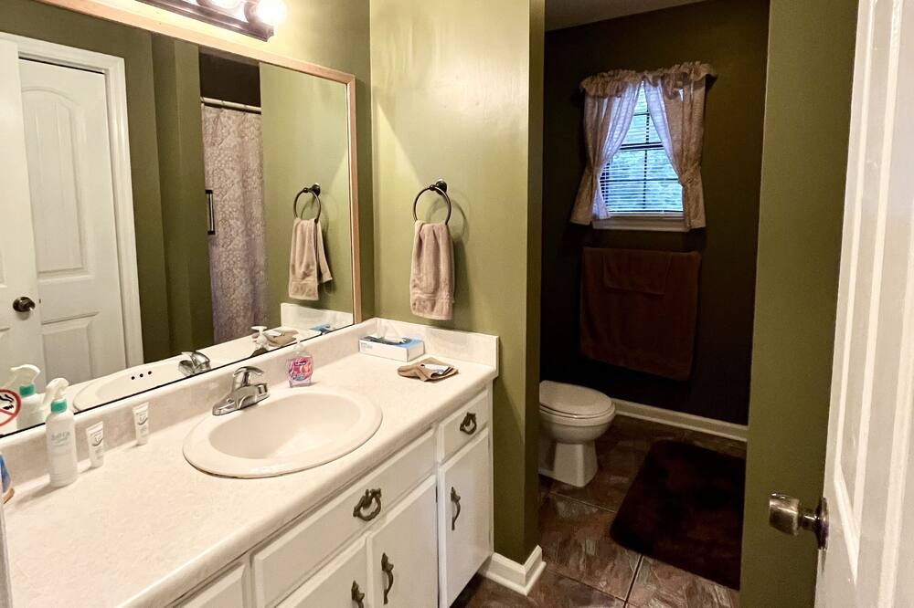 Photo of Bathroom in Flintstone