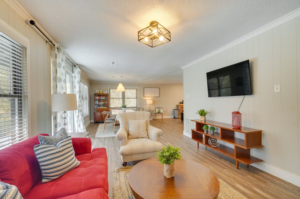 Photo of Livingroom in Louisville