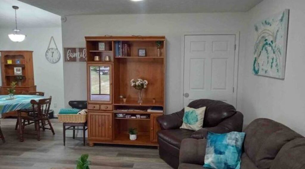Photo of Livingroom in Leitchfield