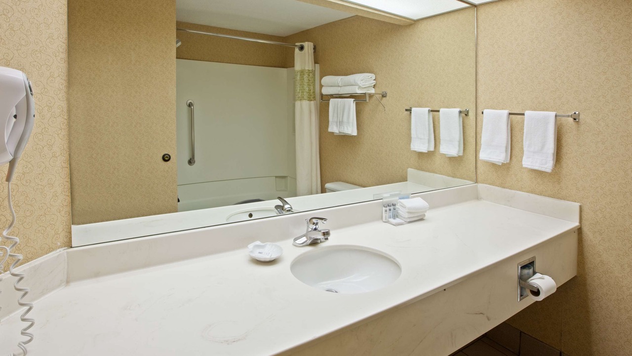 Photo of Bathroom in Lupton City