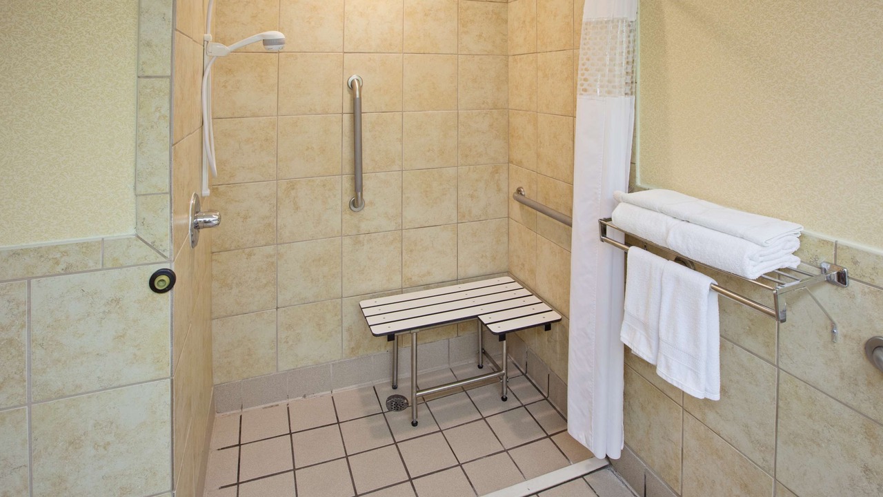 Photo of Bathroom in Lupton City