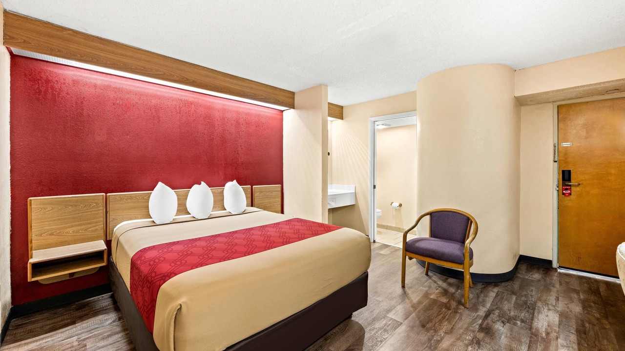 Photo of Bedroom in Pittsburg