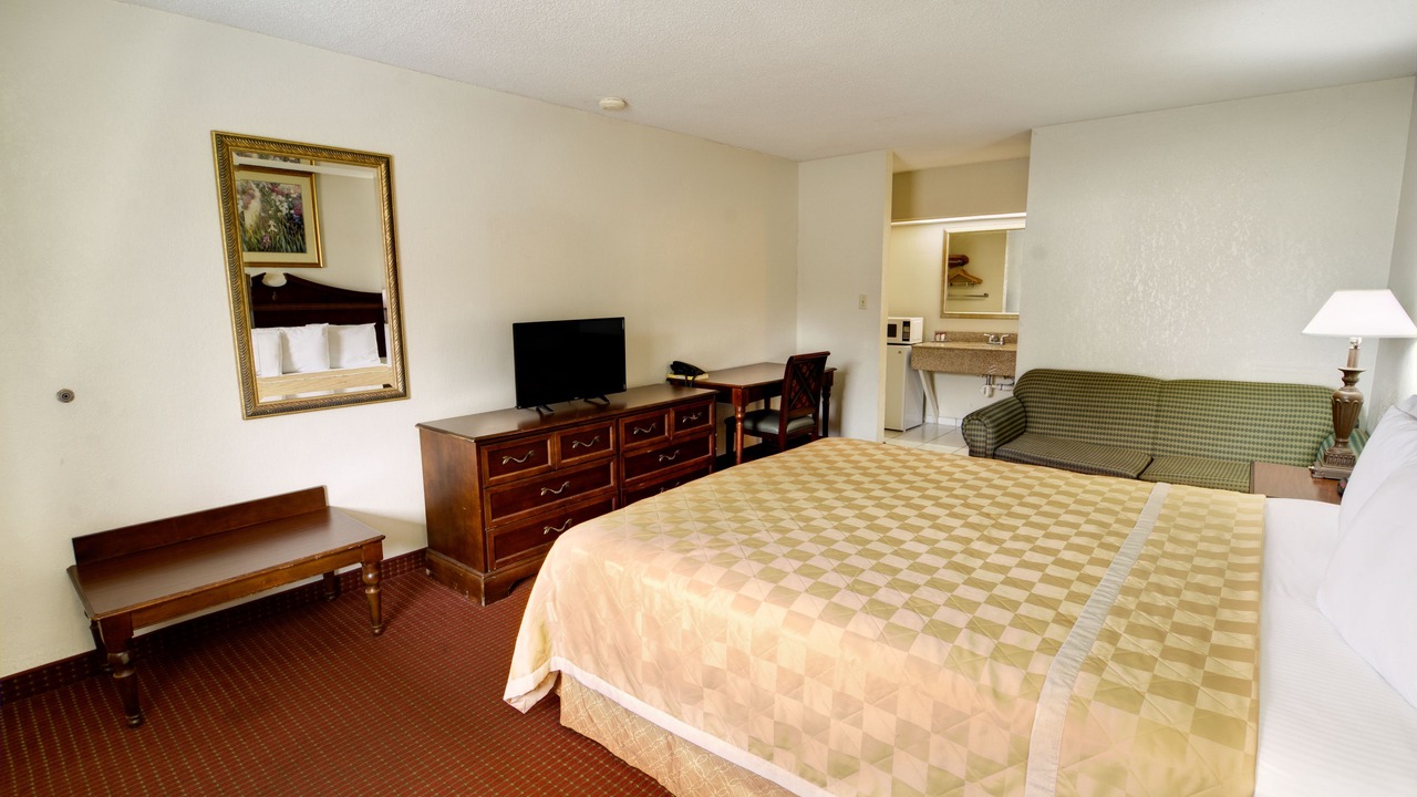 Photo of Bedroom in Central Newport News