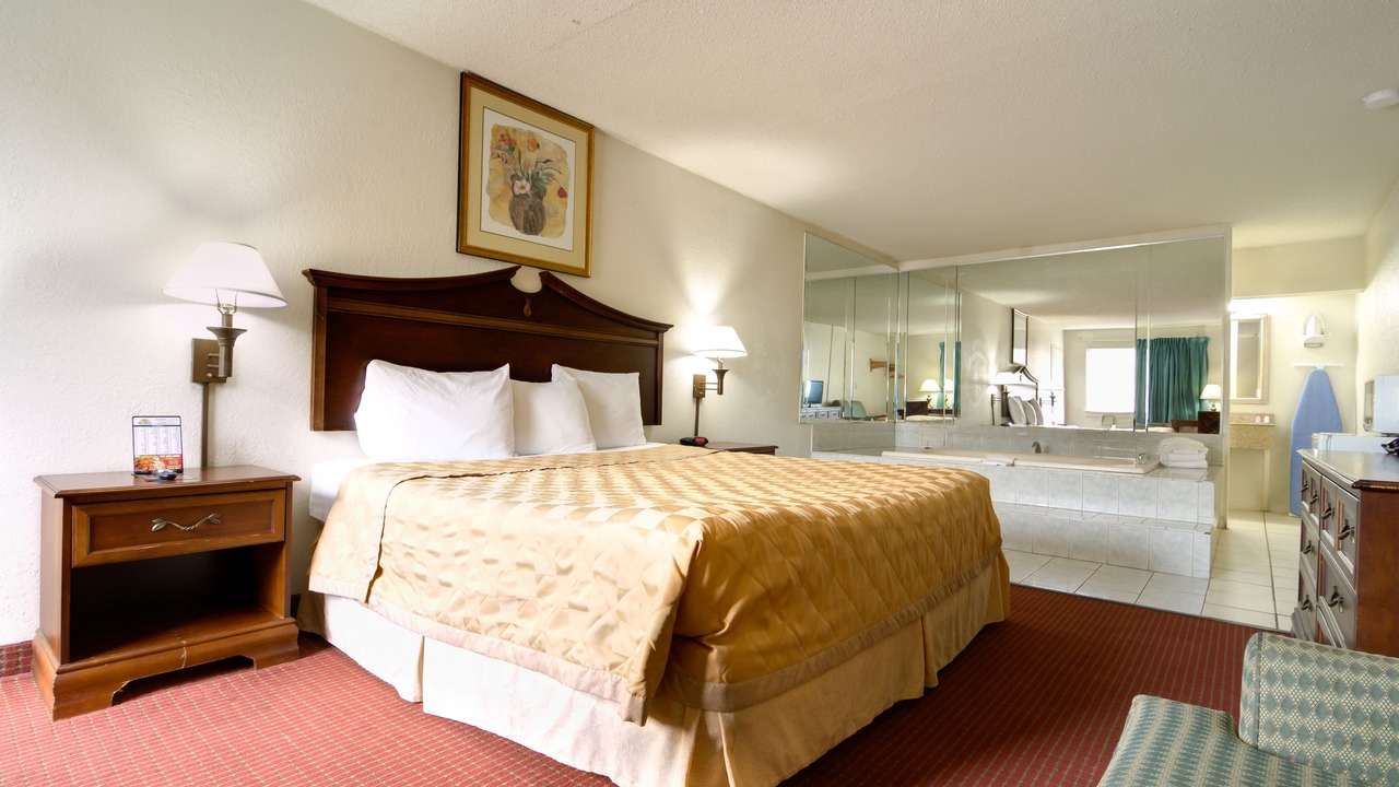 Photo of Bedroom in Central Newport News