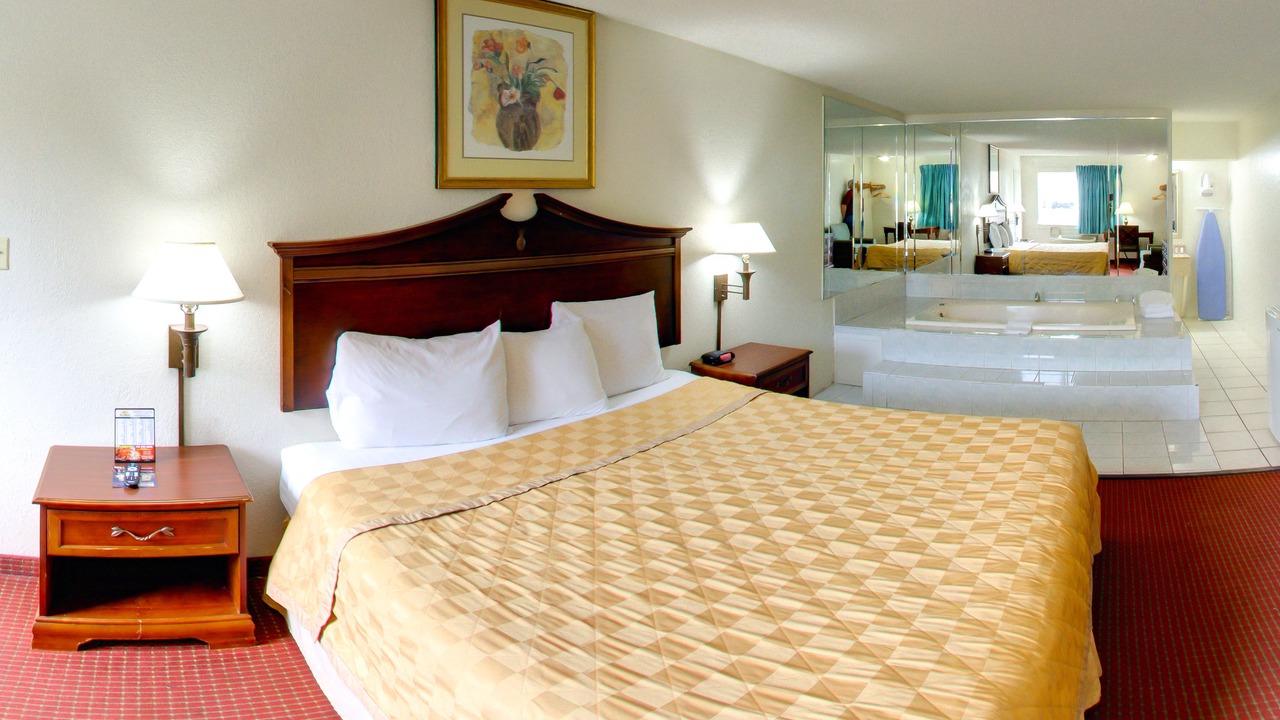 Photo of Bedroom in Central Newport News