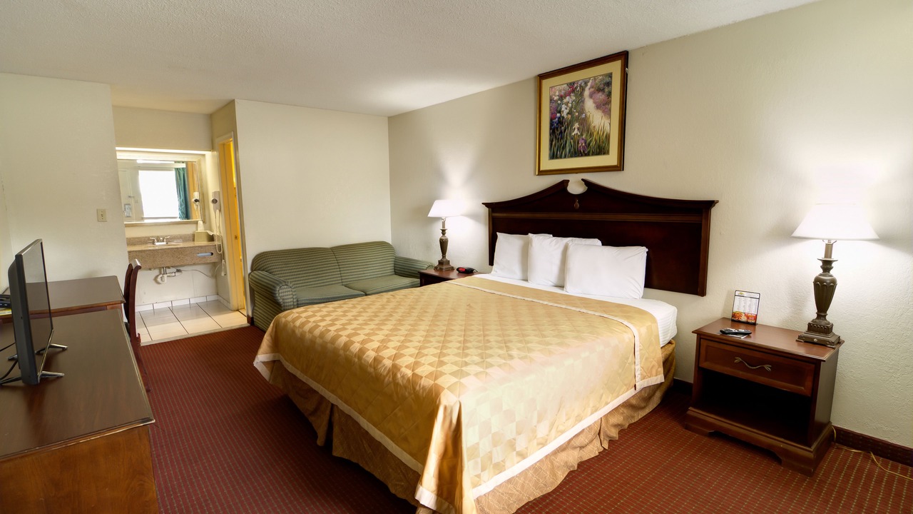 Photo of Bedroom in Central Newport News