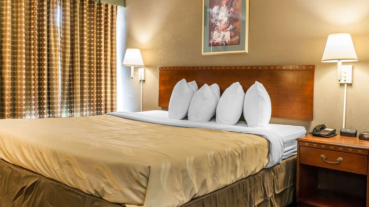 Photo of Bedroom in Lewisport