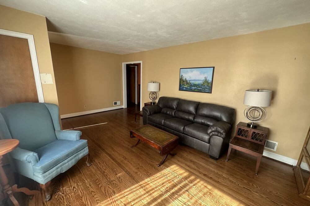 Photo of Livingroom in Cave Spring