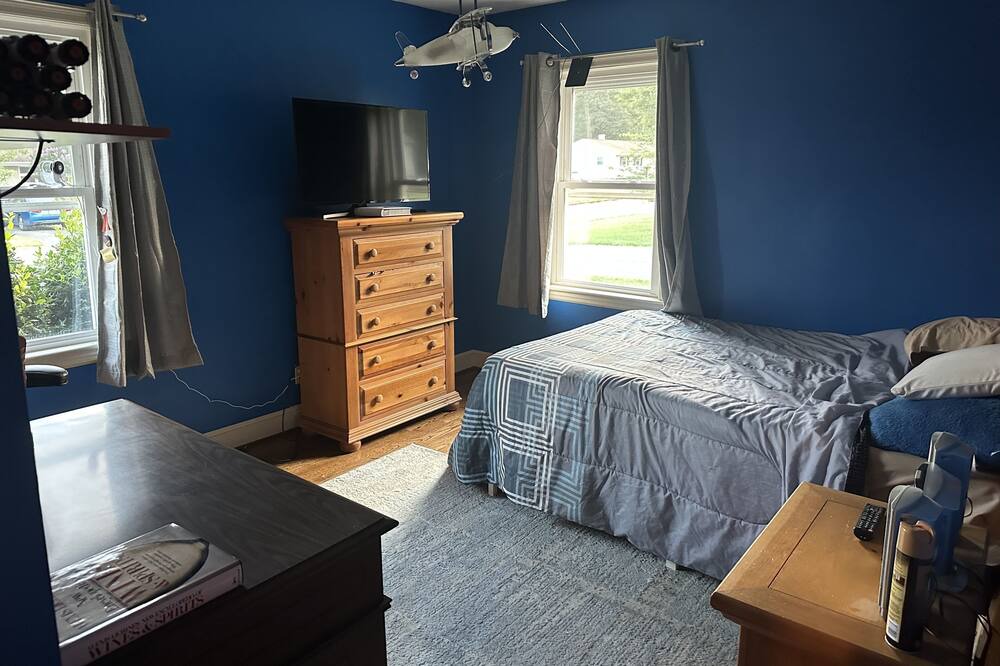 Photo of Bedroom in Cave Spring