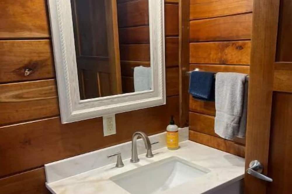 Photo of Bathroom in Campton