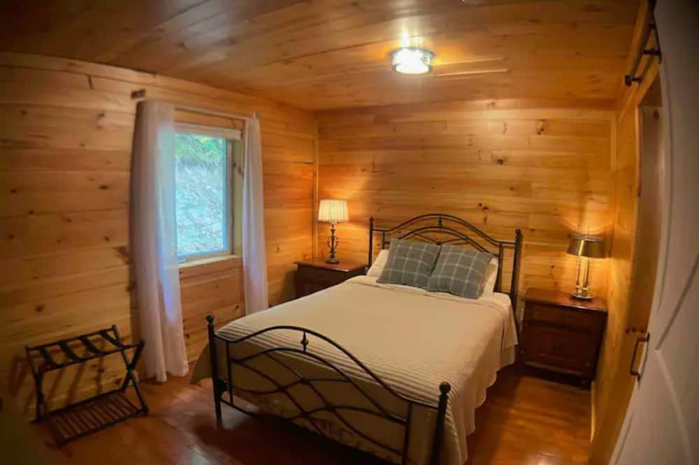 Photo of Bedroom in Campton