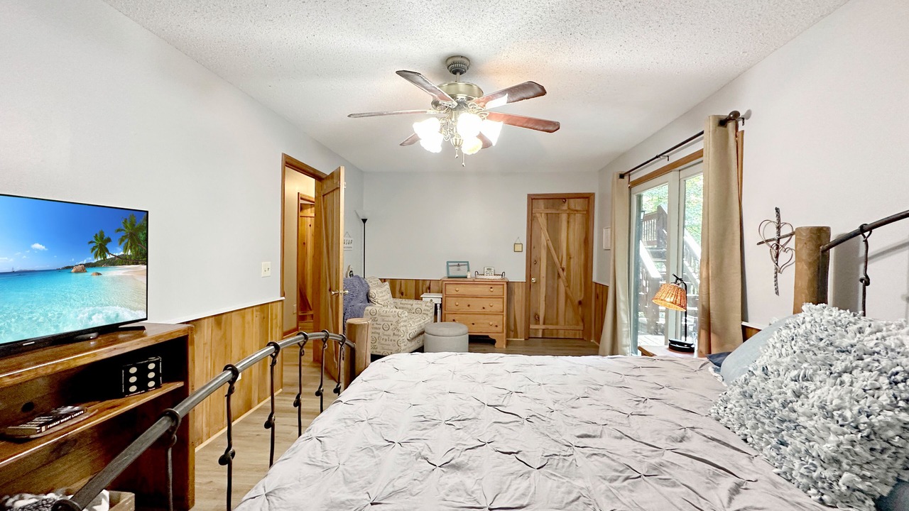Photo of Bedroom in Waynesville