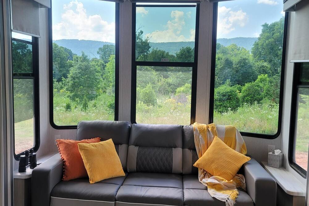 Photo of Livingroom in La Follette
