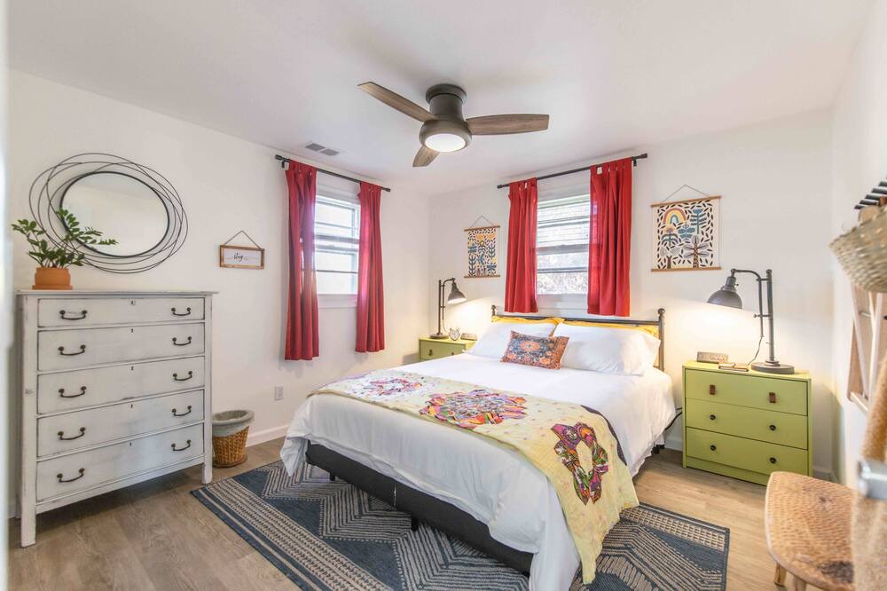 Photo of Bedroom in Berea