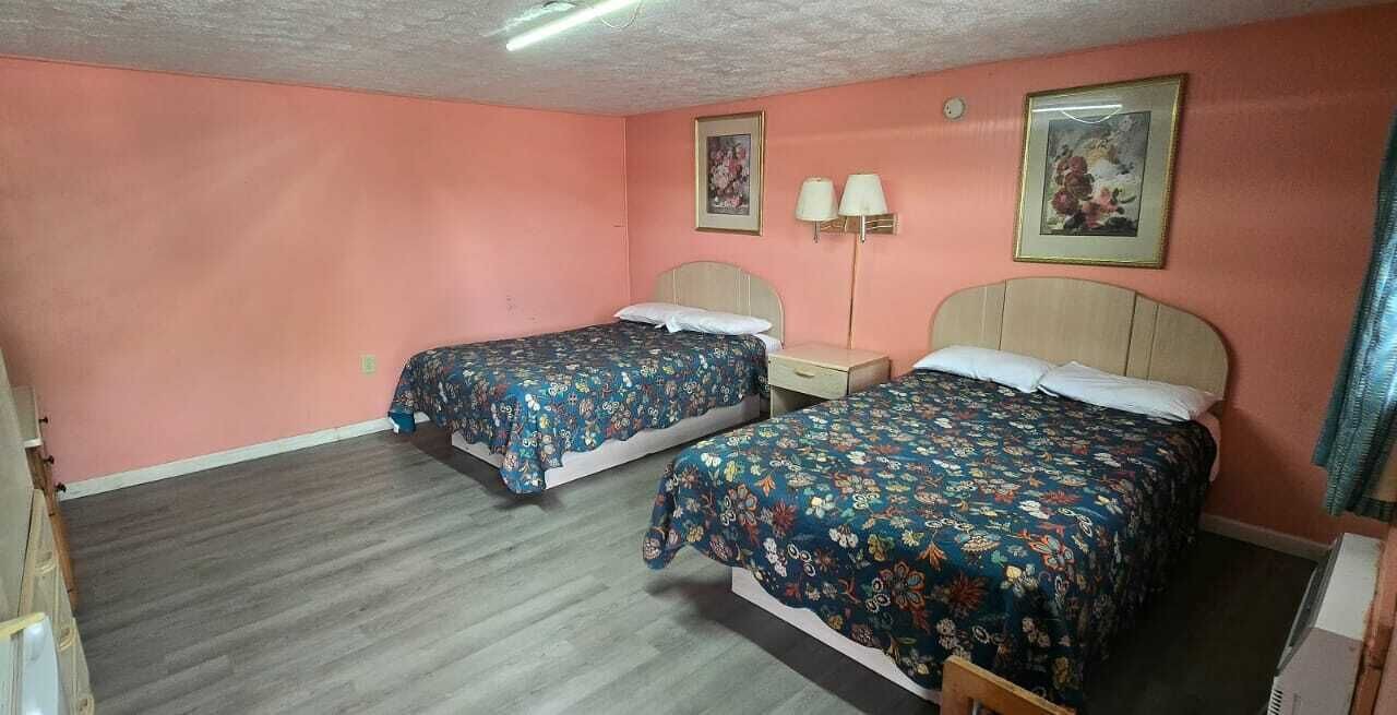 Photo of Bedroom in Redwood