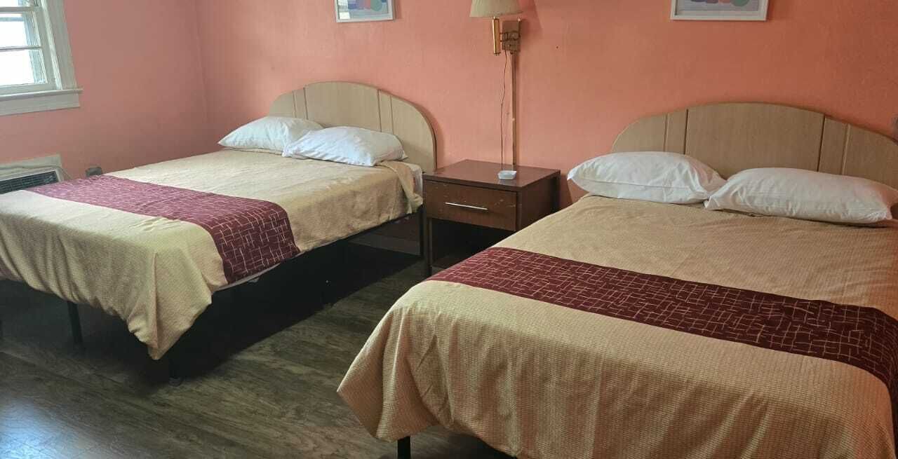 Photo of Bedroom in Redwood