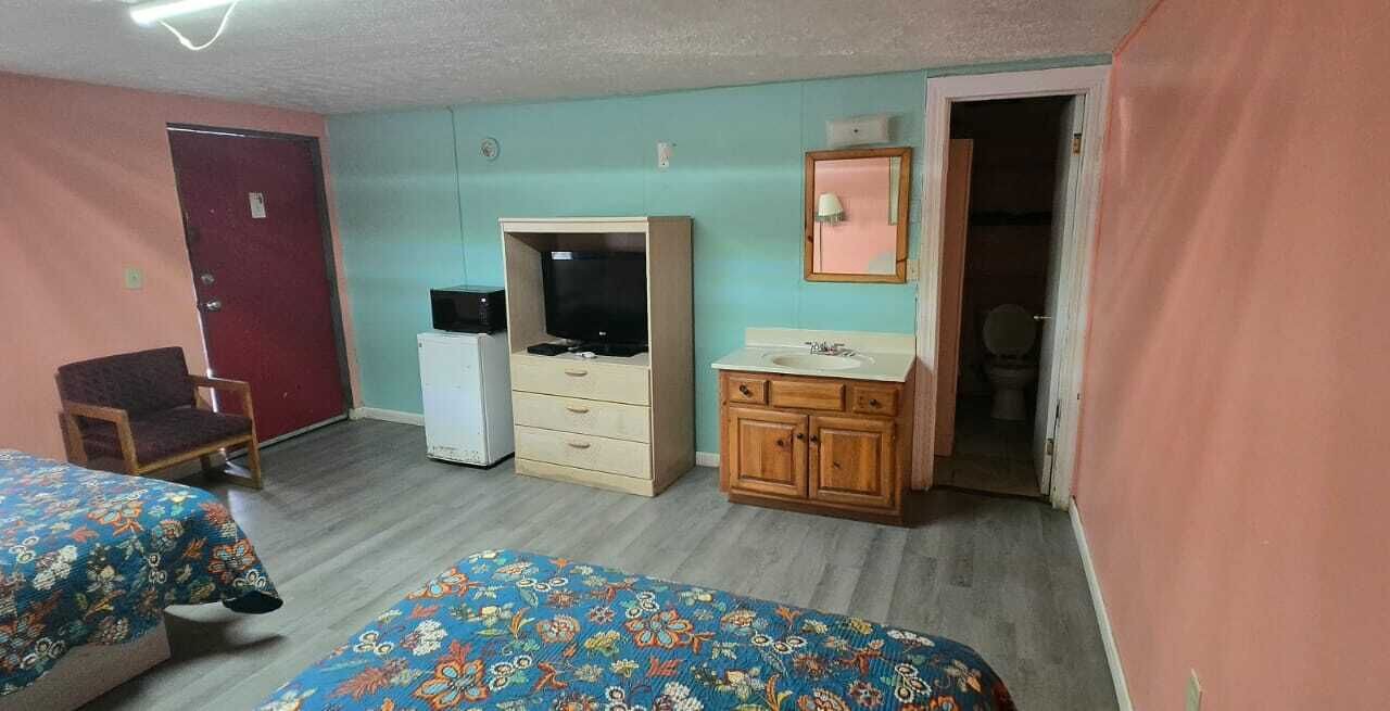 Photo of Bedroom in Redwood
