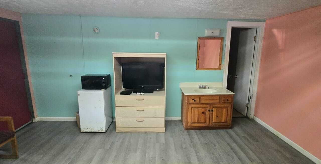 Photo of Bedroom in Redwood