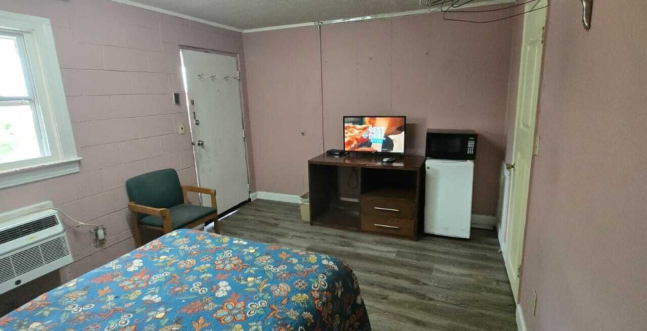Photo of Bedroom in Redwood