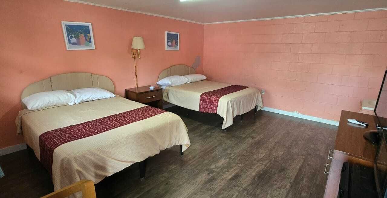 Photo of Bedroom in Redwood