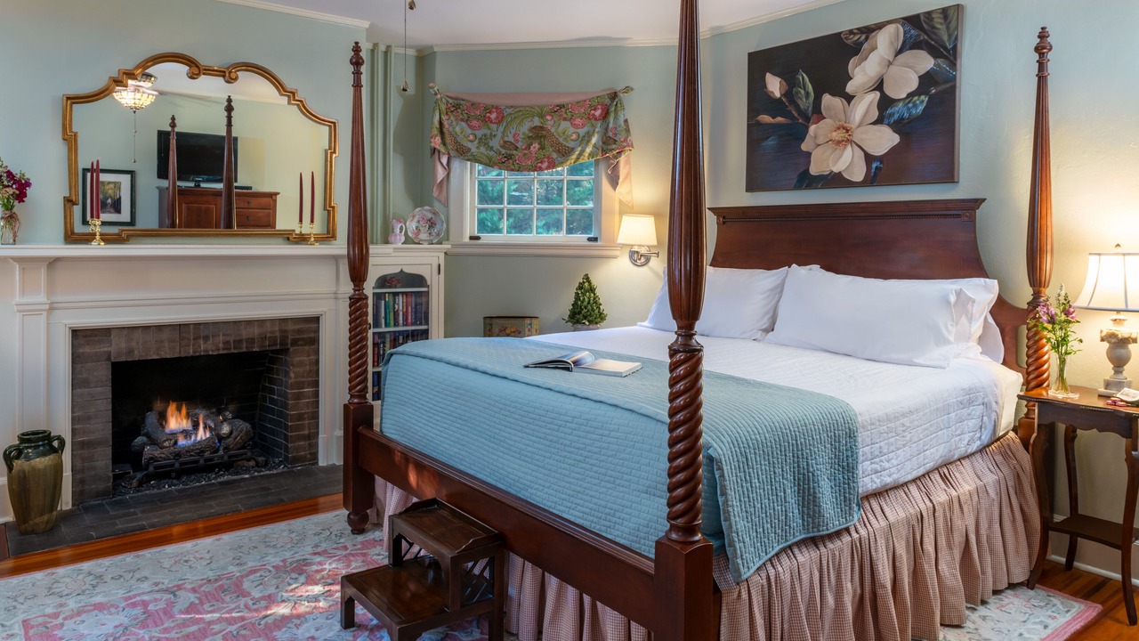 Photo of Livingroom in Historic Montford