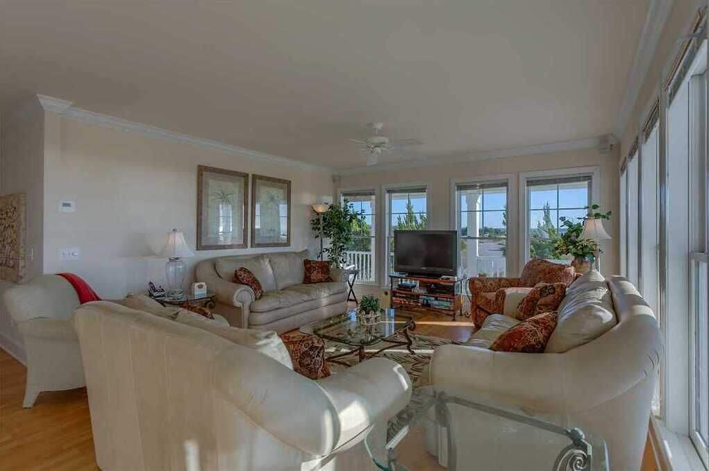 Photo of Livingroom in Holden Beach