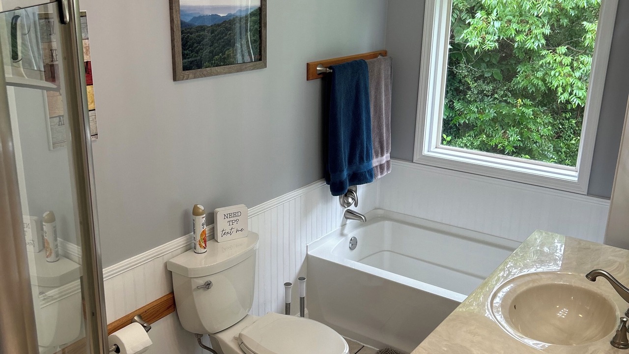Photo of Bathroom in Byrdstown