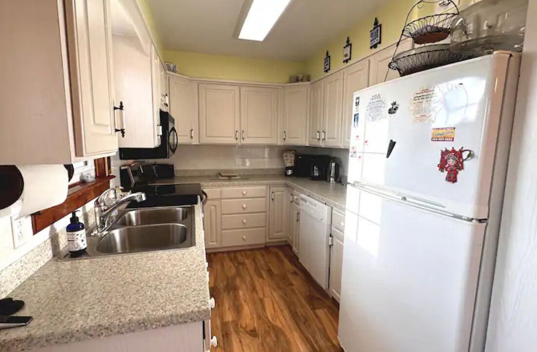 Photo of Kitchen in Whalehead Beach