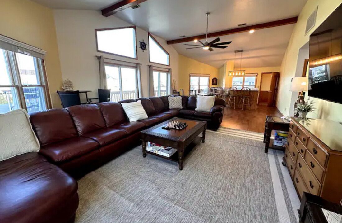 Photo of Livingroom in Whalehead Beach