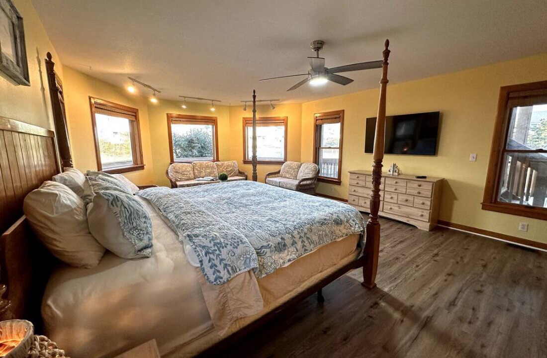 Photo of Bedroom in Whalehead Beach