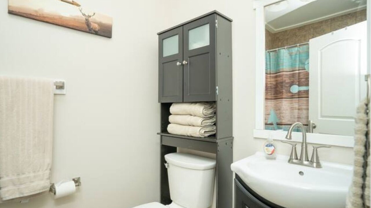 Photo of Bathroom in La Follette