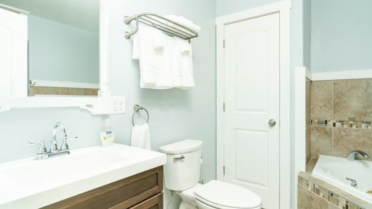 Photo of Bathroom in La Follette