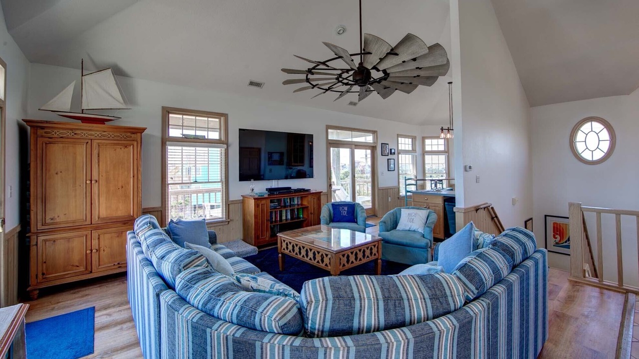 Photo of Livingroom in Avon