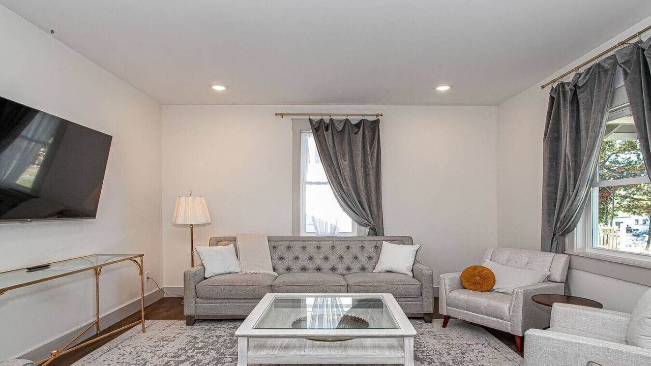 Photo of Livingroom in Knoxville