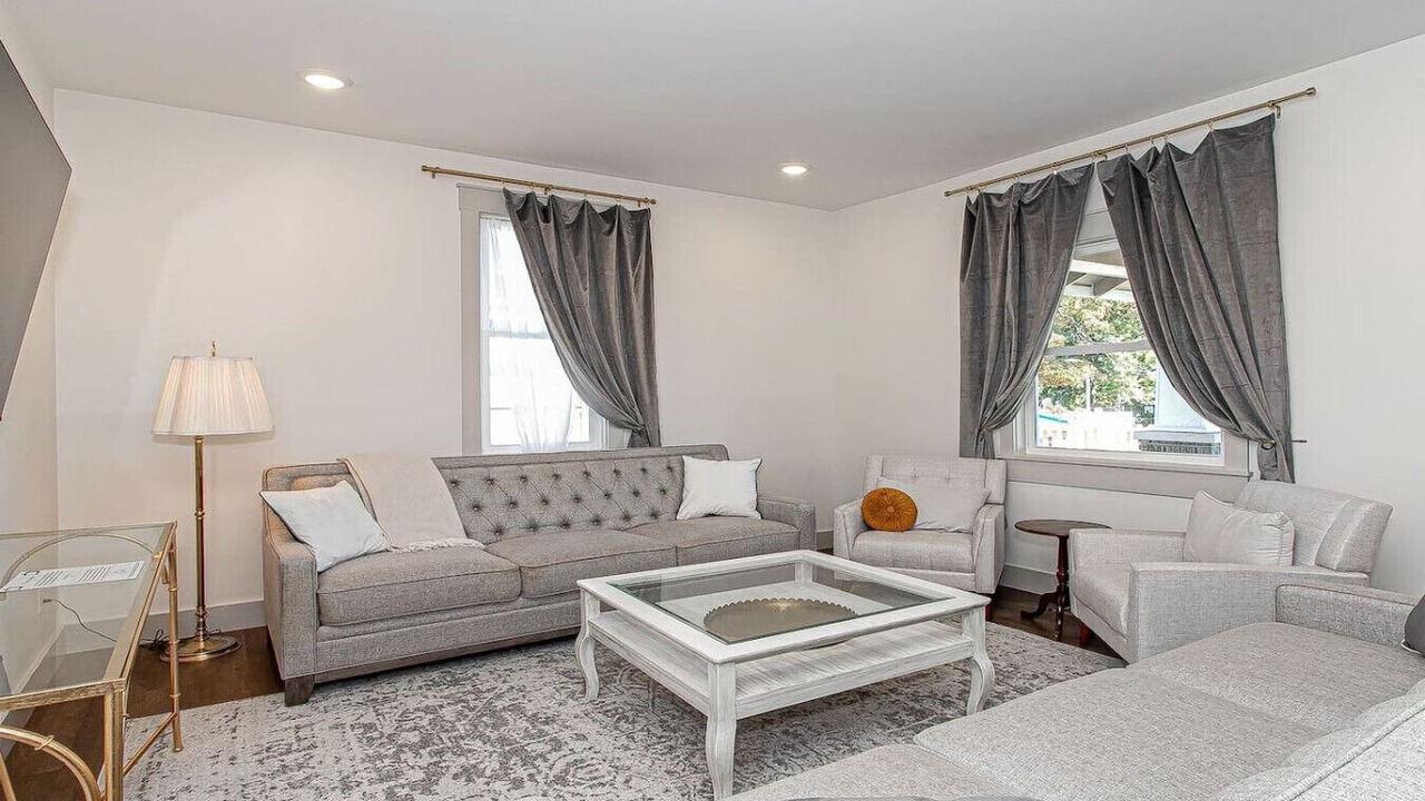 Photo of Livingroom in Knoxville