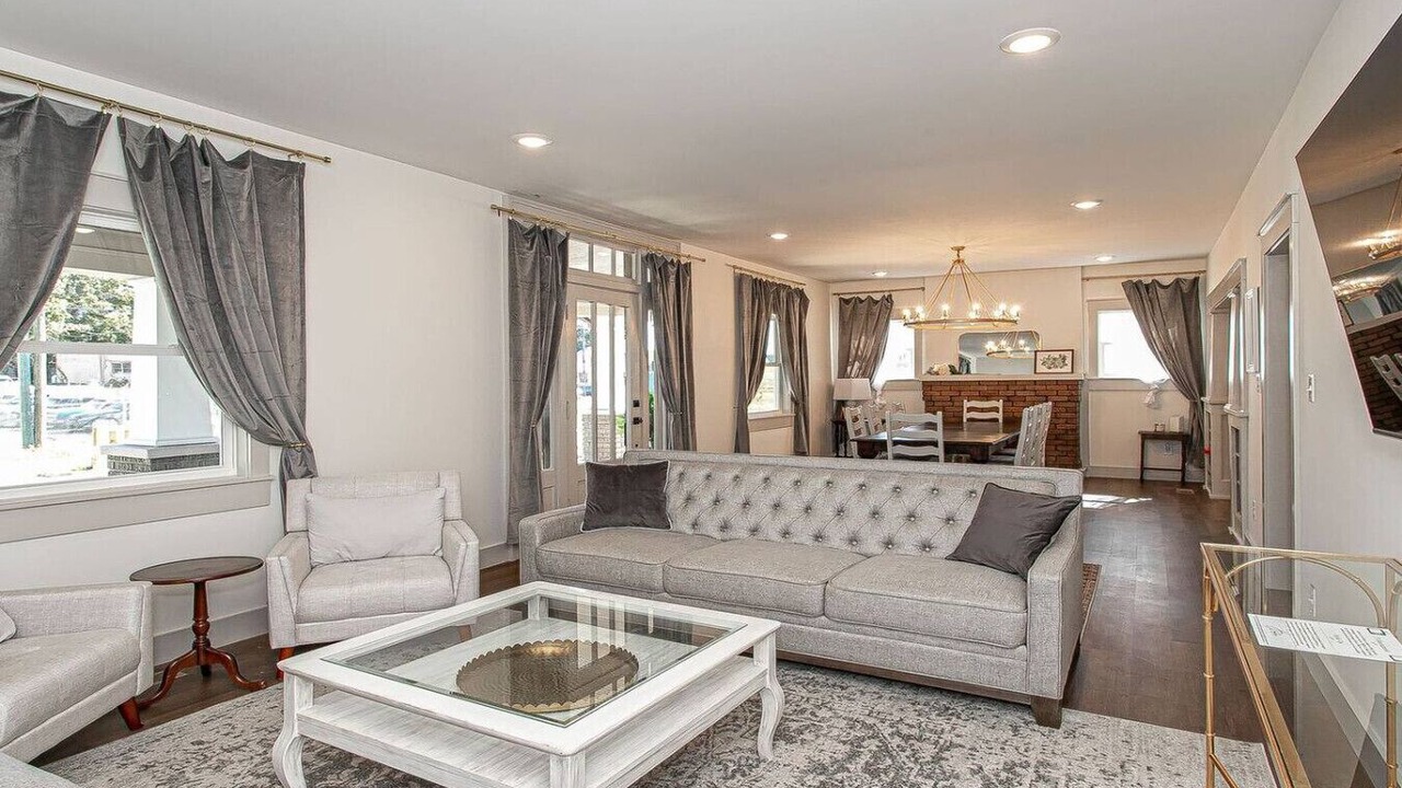 Photo of Livingroom in Knoxville