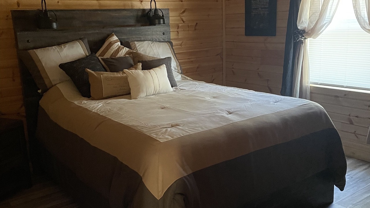 Photo of Bedroom in Bronston
