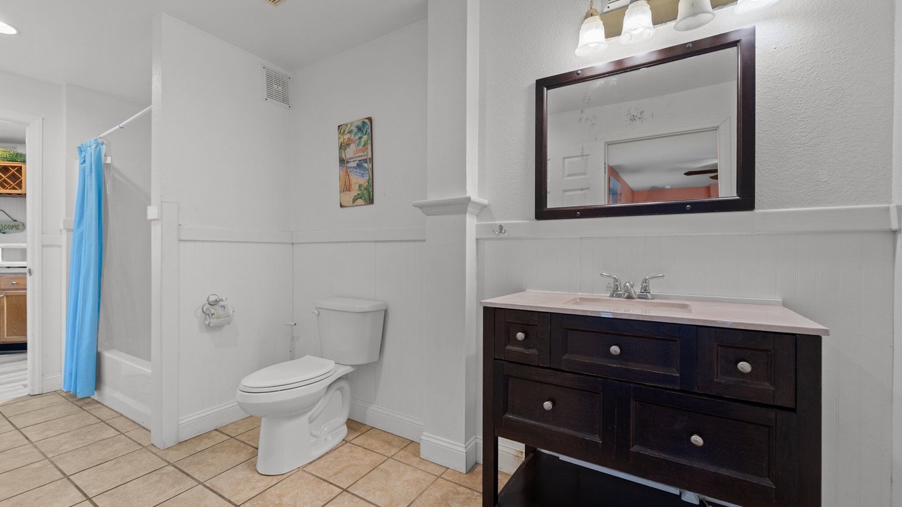 Photo of Bathroom in Waves