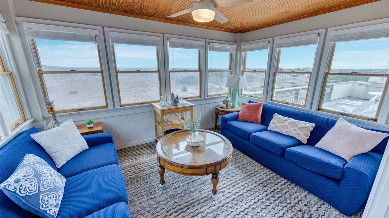 Photo of Bedroom in Waves